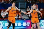 上海上次夺冠时在干嘛？金金：不知道篮球是啥 李弘权：还在喝奶