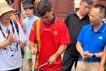 玩得如何？佩德里中国行抖空竹，詹俊现场解说